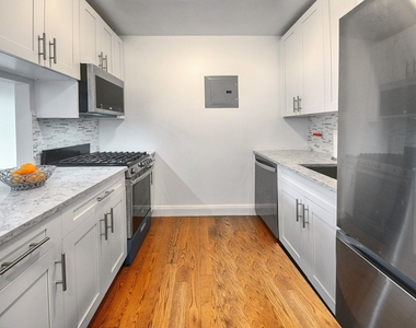 420 E 58th Street - Photo Thumbnail 3
