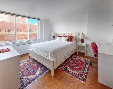 420 E 58th Street - Photo Thumbnail 2