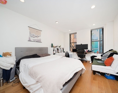 344 W 17th Street - Photo Thumbnail 1