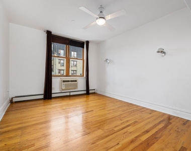 299 Bedford Avenue - Photo Thumbnail 3