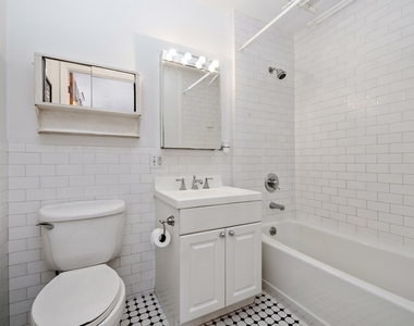 299 Bedford Avenue - Photo Thumbnail 4