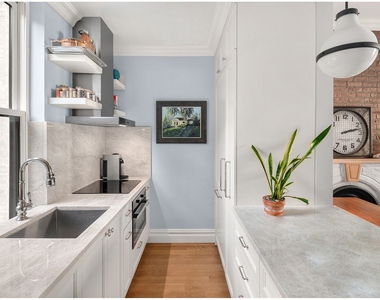 158 W 10th Street - Photo Thumbnail 4