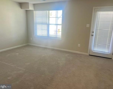98 Extrovert Dr - Photo Thumbnail 25