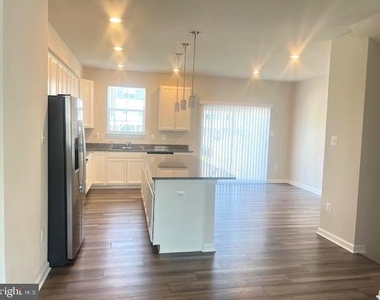 98 Extrovert Dr - Photo Thumbnail 6