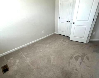 98 Extrovert Dr - Photo Thumbnail 23