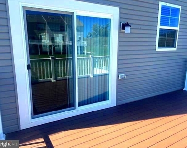 98 Extrovert Dr - Photo Thumbnail 13