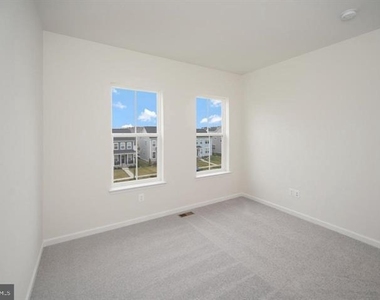 255 Aspen Road - Photo Thumbnail 15