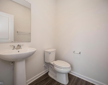 255 Aspen Road - Photo Thumbnail 10