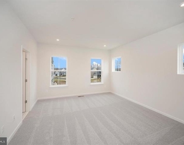 255 Aspen Road - Photo Thumbnail 17