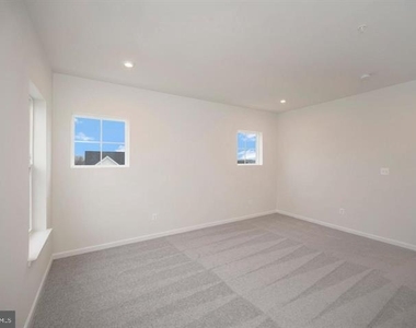 325 Crab Apple Drive - Photo Thumbnail 18