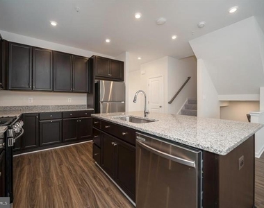 325 Crab Apple Drive - Photo Thumbnail 6