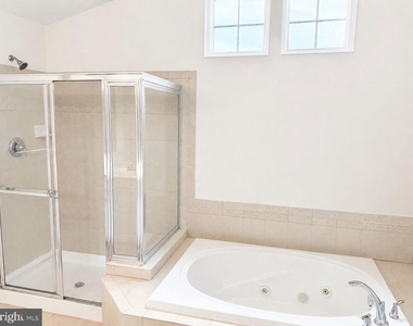 12489 Pfitzner Court - Photo Thumbnail 18