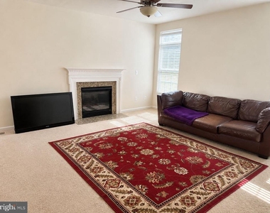 12489 Pfitzner Court - Photo Thumbnail 4