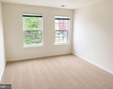 12489 Pfitzner Court - Photo Thumbnail 17