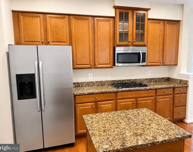 12489 Pfitzner Court - Photo Thumbnail 3