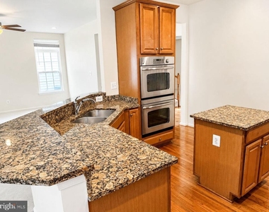 12489 Pfitzner Court - Photo Thumbnail 10