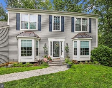 13104 Holly Leaf Court - Photo Thumbnail 4
