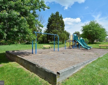 13104 Holly Leaf Court - Photo Thumbnail 19