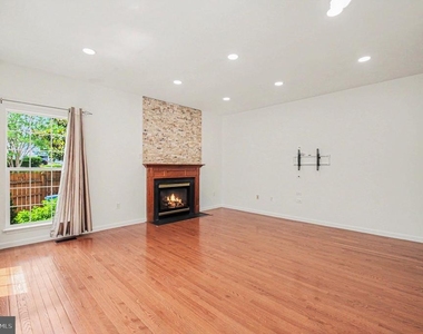 9224 Cynthia St - Photo Thumbnail 11