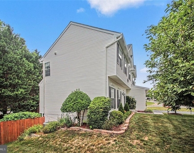 9224 Cynthia St - Photo Thumbnail 35