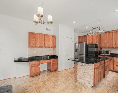 9224 Cynthia St - Photo Thumbnail 6
