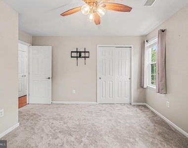 9224 Cynthia St - Photo Thumbnail 16