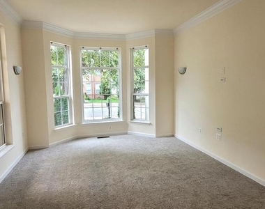 9492 Bankhead Drive - Photo Thumbnail 5