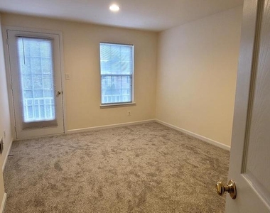 9492 Bankhead Drive - Photo Thumbnail 7