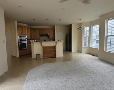 9492 Bankhead Drive - Photo Thumbnail 4