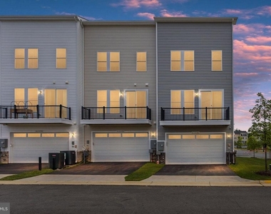 42086 Picasso Square - Photo Thumbnail 36