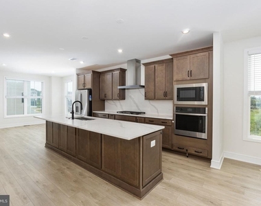 42086 Picasso Square - Photo Thumbnail 2