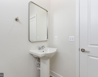42086 Picasso Square - Photo Thumbnail 13
