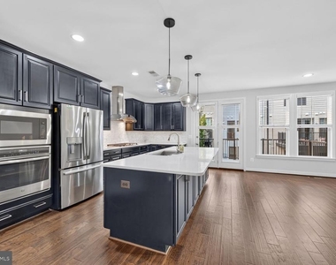 42302 Crawford Terrace - Photo Thumbnail 12