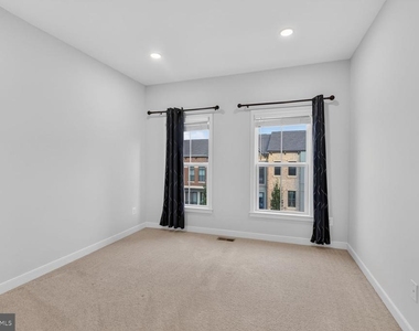42302 Crawford Terrace - Photo Thumbnail 15
