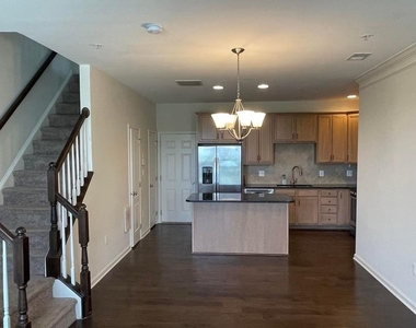23530 Hopewell Manor Terrace - Photo Thumbnail 2