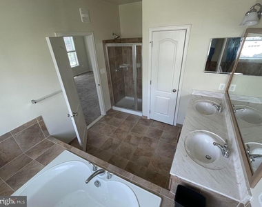 23530 Hopewell Manor Terrace - Photo Thumbnail 10