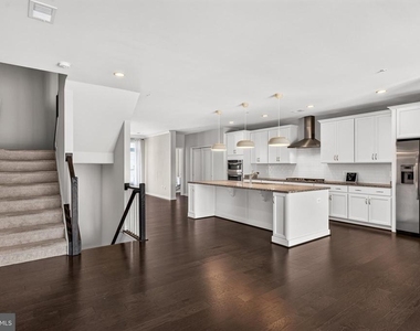 23685 Hopewell Manor Terrace - Photo Thumbnail 8