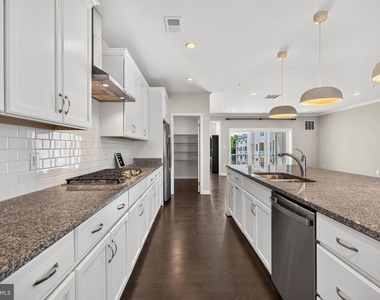 23685 Hopewell Manor Terrace - Photo Thumbnail 12