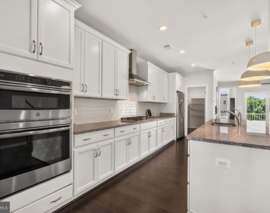 23685 Hopewell Manor Terrace - Photo Thumbnail 11
