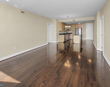 8220 Crestwood Drive - Photo Thumbnail 14