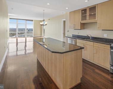 8220 Crestwood Drive - Photo Thumbnail 6