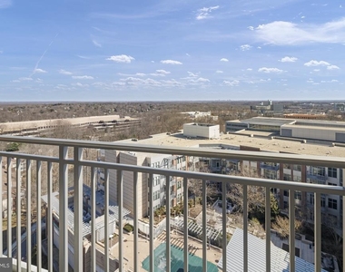 8220 Crestwood Drive - Photo Thumbnail 34