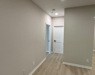 1716 Lake Shore Crest Drive - Photo Thumbnail 5