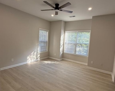 1716 Lake Shore Crest Drive - Photo Thumbnail 11