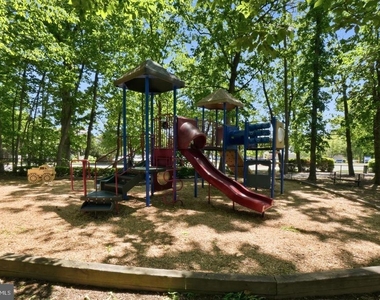 2391 Hunters Square Court - Photo Thumbnail 24