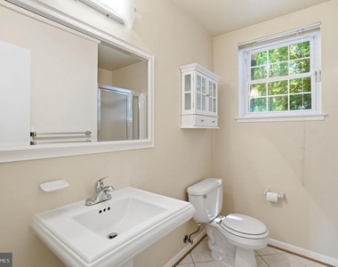 2391 Hunters Square Court - Photo Thumbnail 18