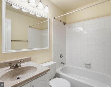 2391 Hunters Square Court - Photo Thumbnail 19