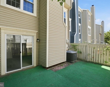 2391 Hunters Square Court - Photo Thumbnail 22