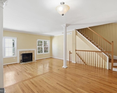 2391 Hunters Square Court - Photo Thumbnail 2