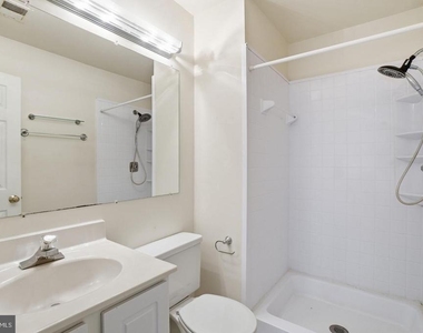2391 Hunters Square Court - Photo Thumbnail 20